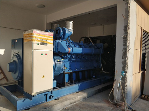 荼陵縣人民醫(yī)院定購1200KW發(fā)電機(jī)組抵達(dá)現(xiàn)場，安裝調(diào)試驗(yàn)收成功